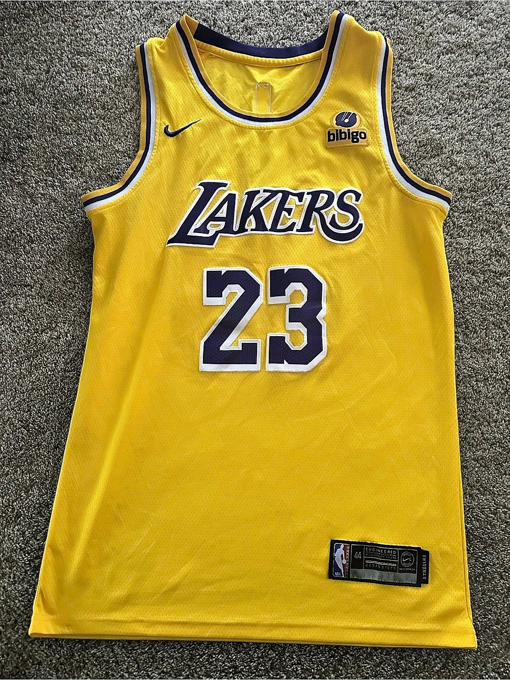 Nike LeBron James Los Angeles Lakers #23 Lakers #23 Jersey Size 44 Yellow Purple